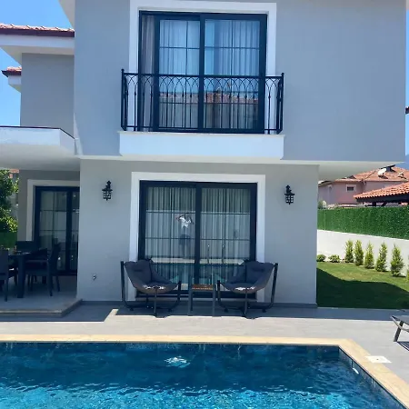 Charming 3-Bed Villa Meysen Villa Dalyan